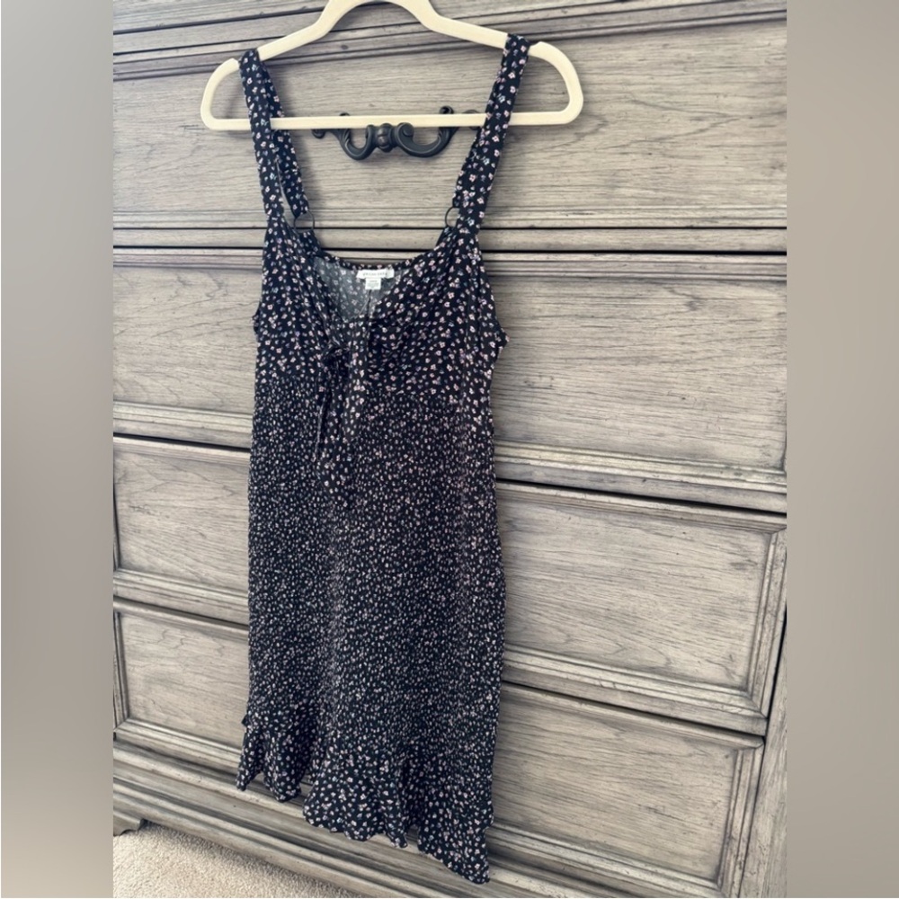 NEW American Eagle Floral Dress NWT Black Smocked Ruffle Hem Tie Front Medium - Picture 6 of 14